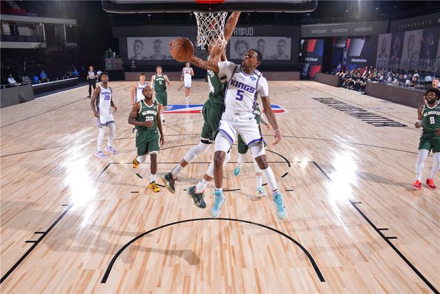 庆祝体育成 庆祝体育成